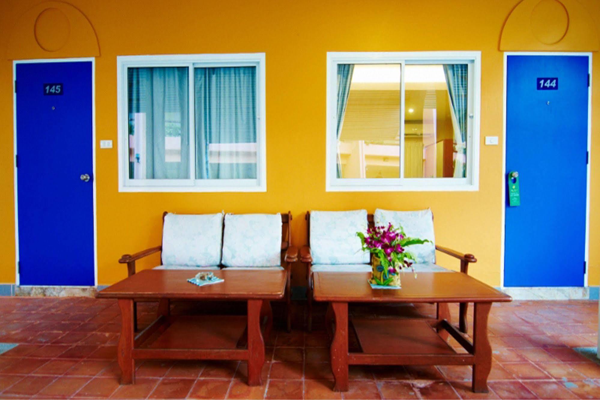 Peace Resort Hotel Pattaya Exterior photo