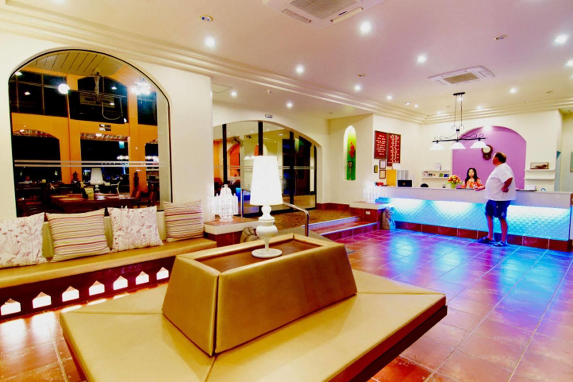 Peace Resort Hotel Pattaya Exterior photo