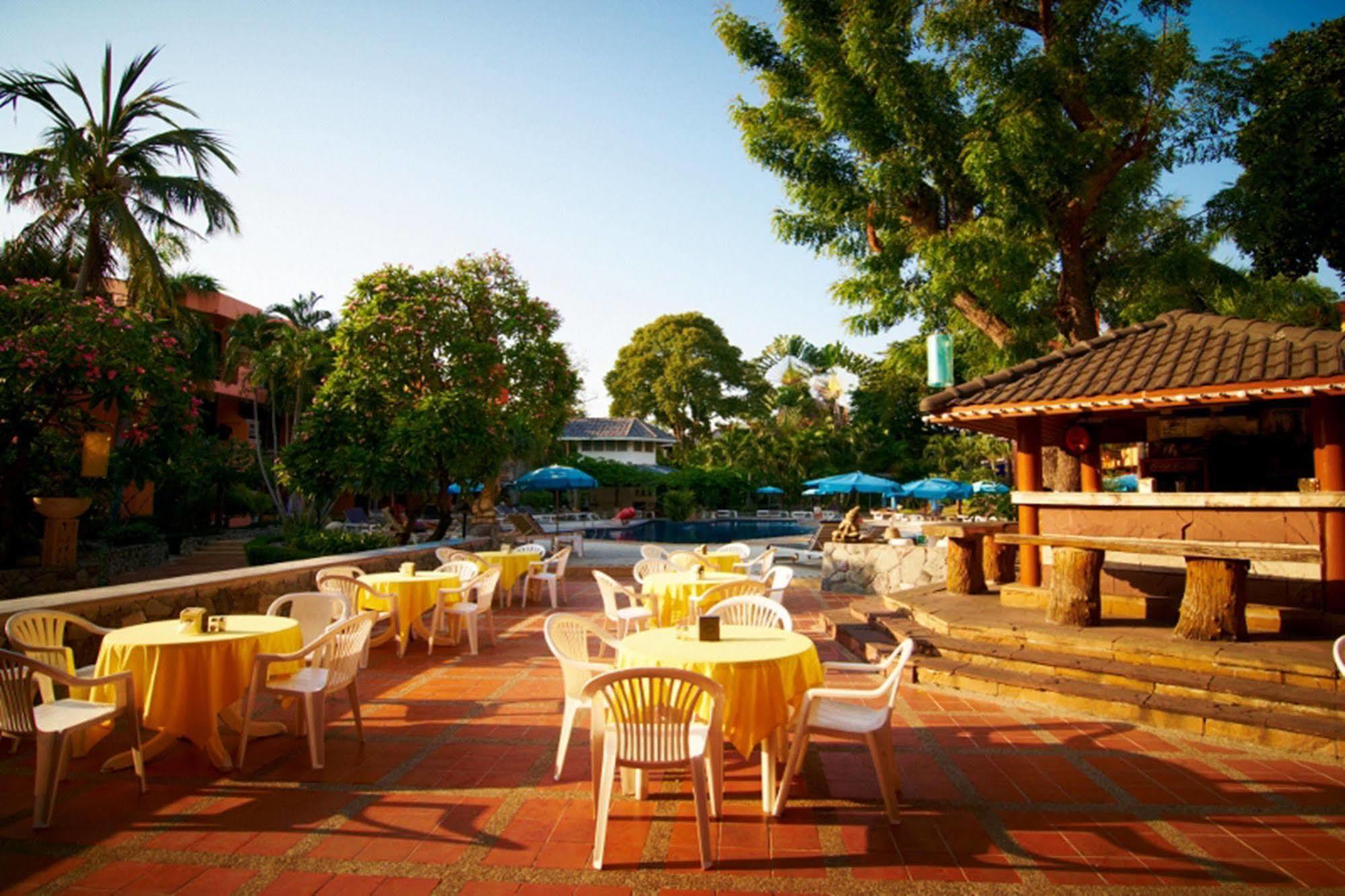 Peace Resort Hotel Pattaya Exterior photo