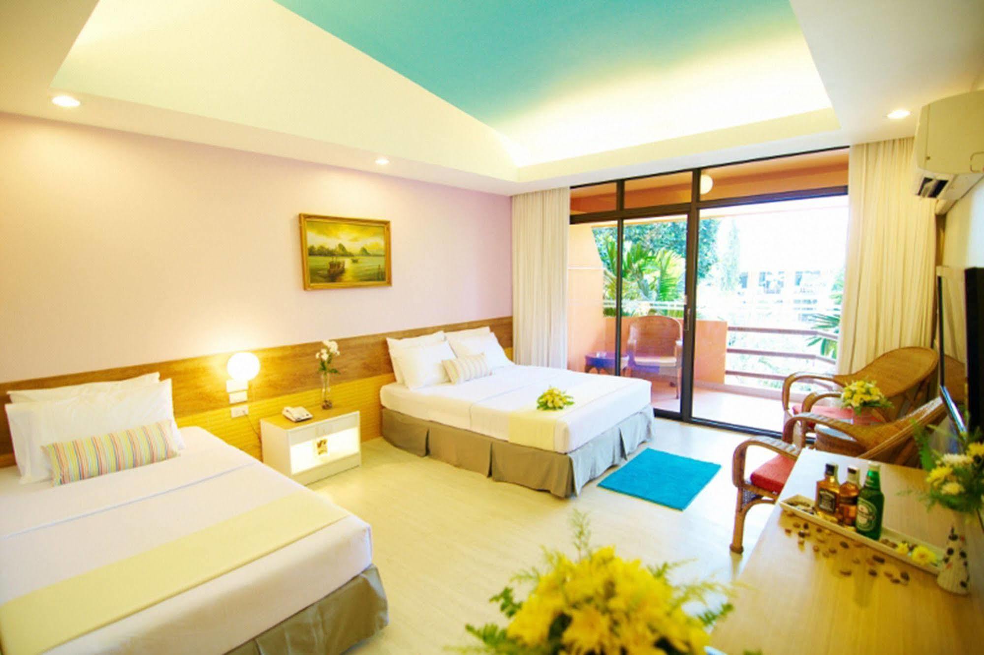 Peace Resort Hotel Pattaya Exterior photo