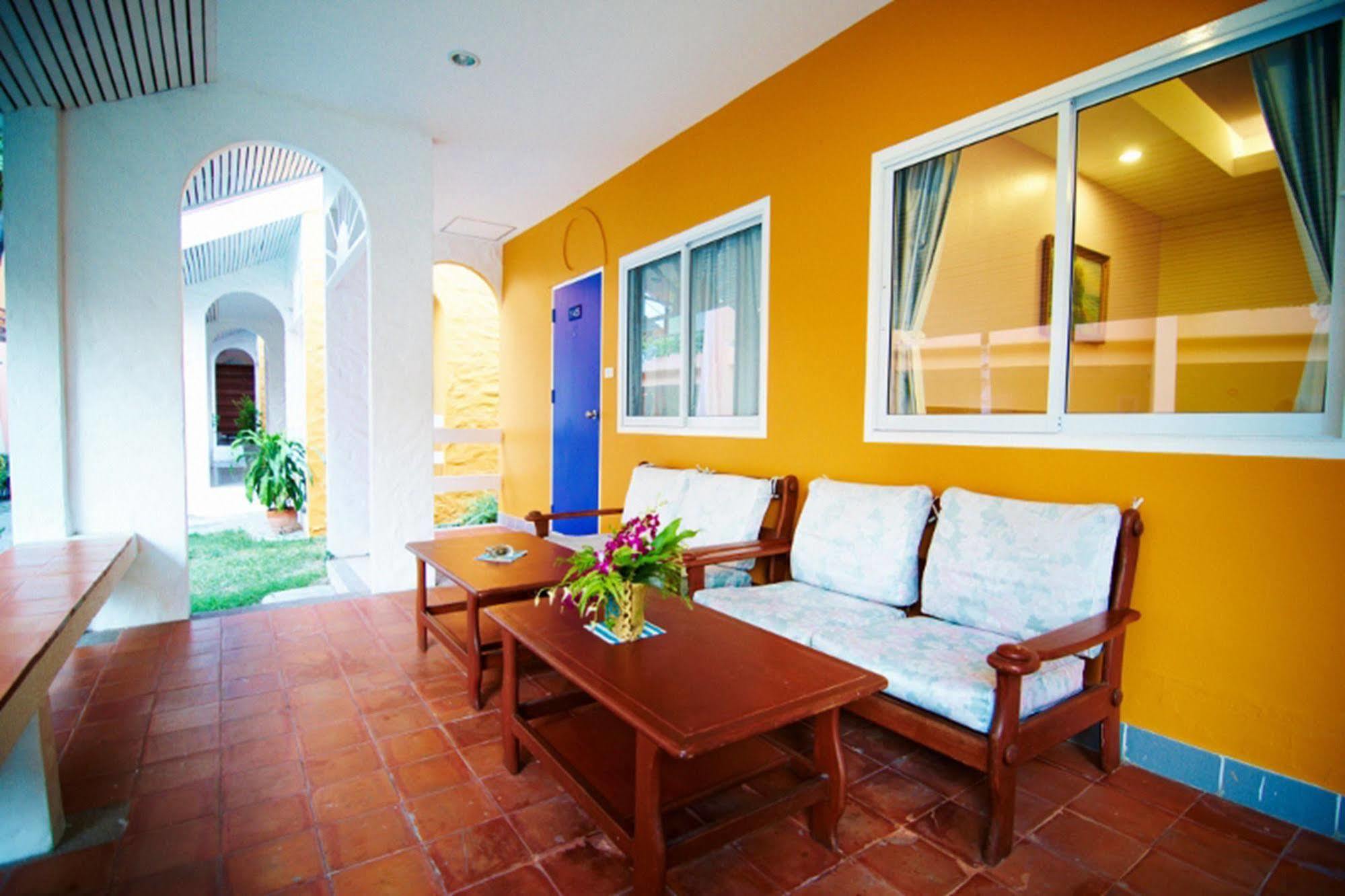 Peace Resort Hotel Pattaya Exterior photo