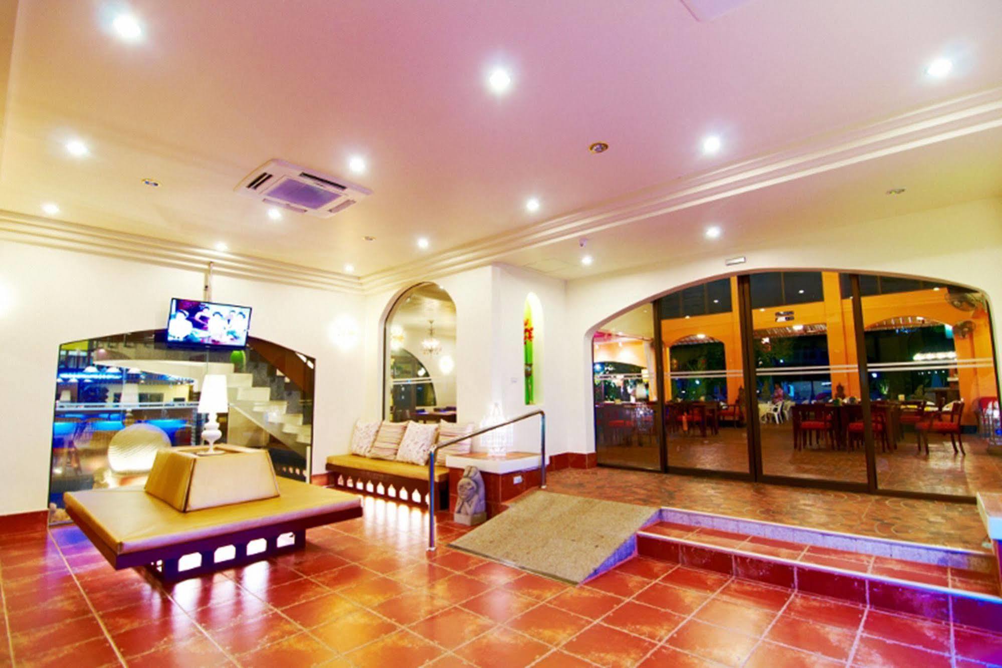 Peace Resort Hotel Pattaya Exterior photo